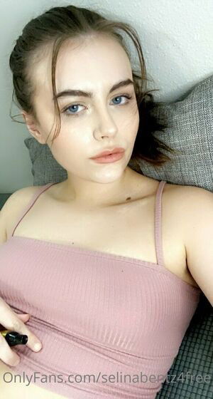 selinabentzxxx / selinabentzzz