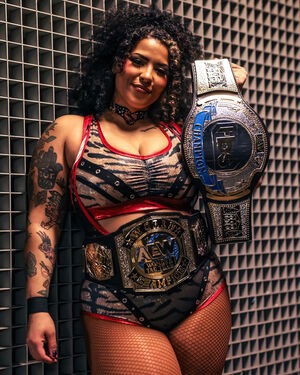 Willow Nightingale / willowwrestles