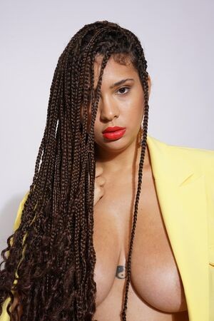 Annamarie Sarai / Annamariesarai