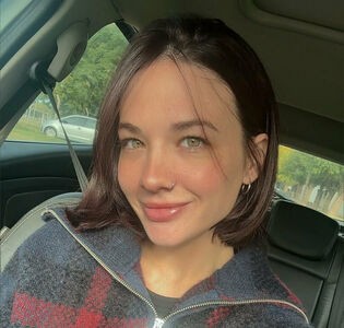 Anabella / Peachyrawwr / anapeachy / annabellaivy