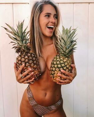 Emily Zeck / awheckitsemilyzeck