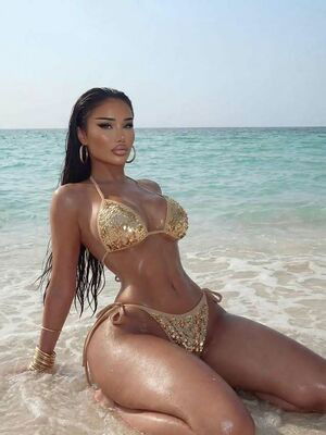 Adele Grisoni / adelegrisoni