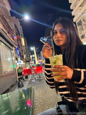 becky_goddess / beckywahu