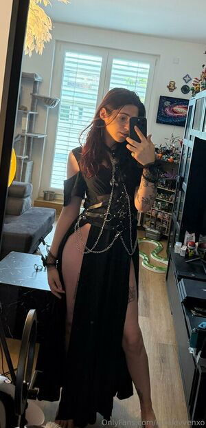 lenalevvenxo / lenalevvenxoxo