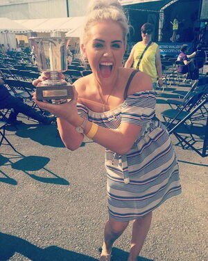 Hannah T / hannah.lia / hannah.t.official