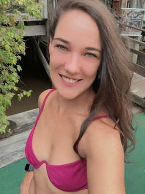 Adriana Birolli / adrianabirolli / adrivainilla