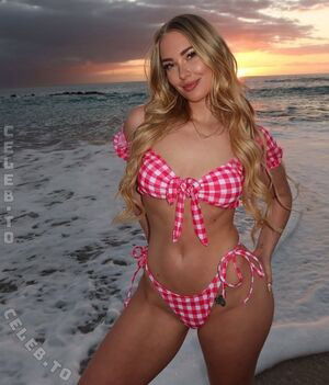 Anna Lore-Dana Bron / annaloredanabron_ / lore-dana