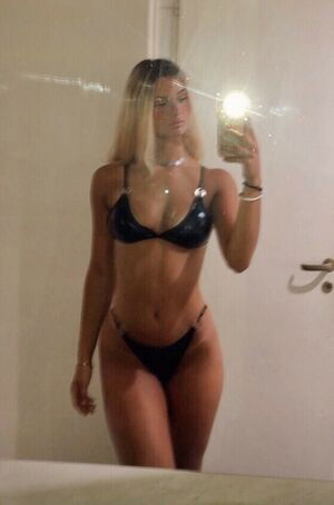 Candela Simoneit / candesimoneitt