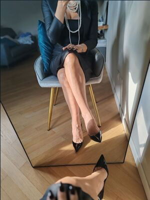 D_DeliaStone / deliastone