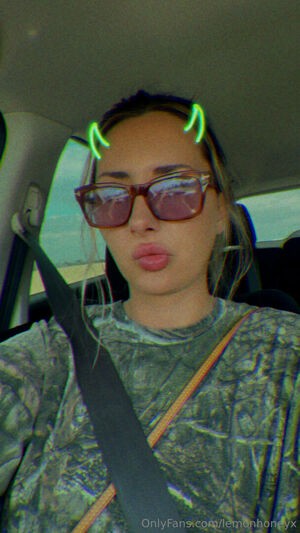 lemonhoneyx / slut4silence_