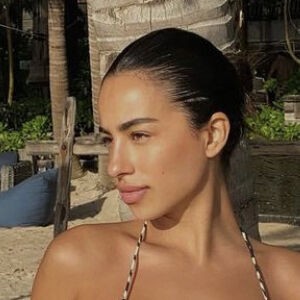 Gizem Emre / gizem_xe