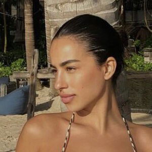 Gizem Emre / gizem_xe