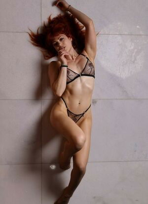 Molly Stewart / callmemissmolly / nakedbarbiedoll