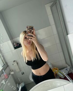 SmokingQueenPinki / smoking_pinki / smokinngpinki / zozo_z.m.04