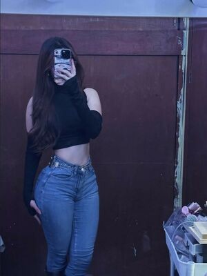 Veronica Gaucin / vero.venturing.free / vero_gaucinn