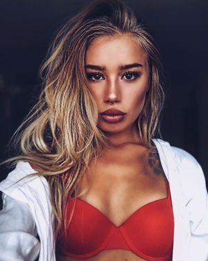 Alina Ostraya / OSTRAYA / ostrayaalien / ph_ostraya