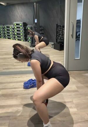 alycakes__ / iconicakes / sara deshmukh / saradeshmukhhh