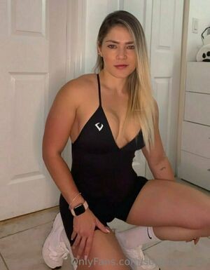 officialsophiatorres / sophiiatorres