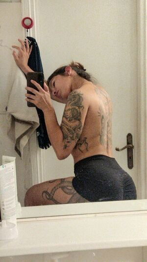 Aline Tavares / Zumbificad4 / bl4tz / datbootytho954