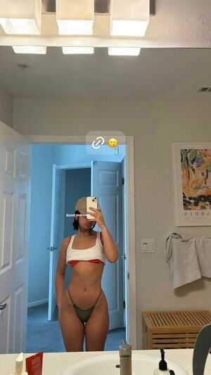 Melissa Estrella / estrellapressure