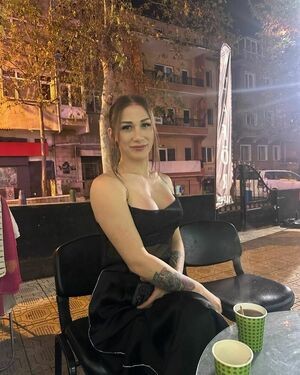 cansukarayel / cansukarayell