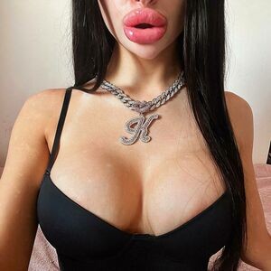 Unholybarbie / tskamillah / unh0lybarbie