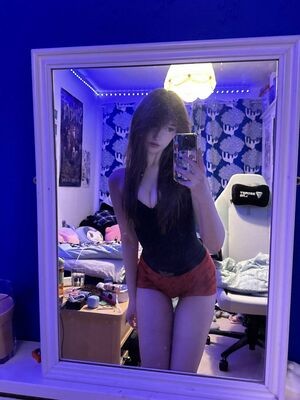 Allykitti / ally_katt / allykitti_ / crywink_