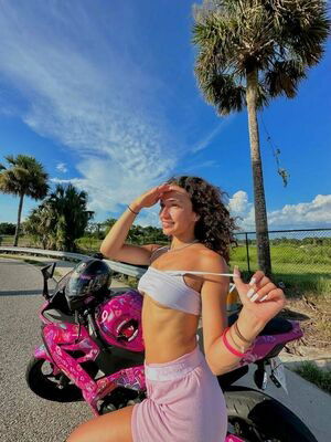 Aaliyah Cruz / aaliyahfuckingcruz