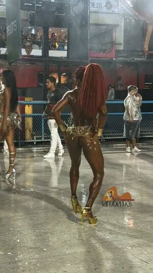 Adriana Bombom / adrianabombom / pietra.bombom17