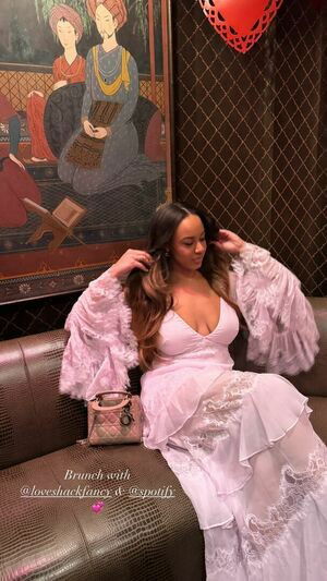 Nia Sioux / NiaSioux