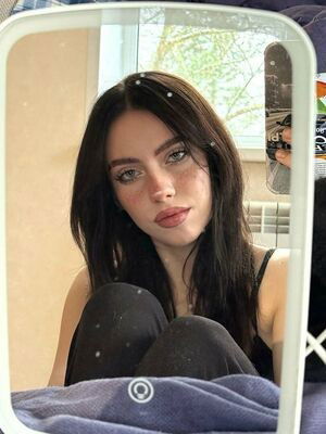 Irina minkina / Irina minkina/ howeversnowy/rusian Billie eilish / howeversnowy
