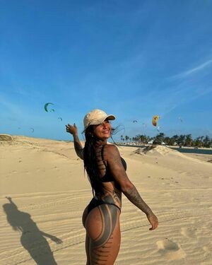 VICTORIA SILVA / viccsilva / victoria.hvv