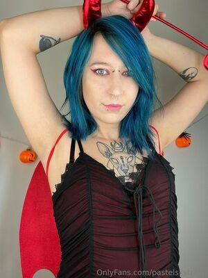 pastel.trash / pastelskytrash