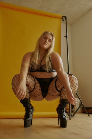 Mikkel Laumann / Nude photographer / _mlaumann / mlaumann