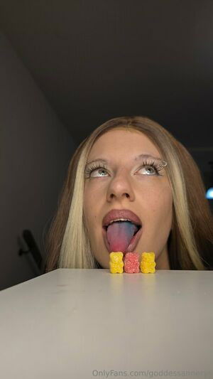 goddessannerys / therealrellaaa