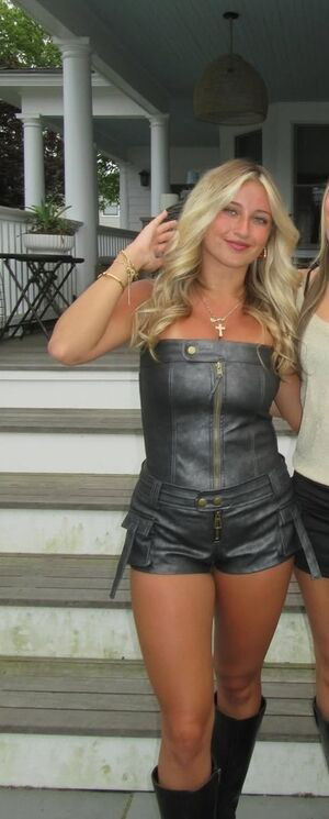 Nina / Nina_Corcoran / nina.corcorann