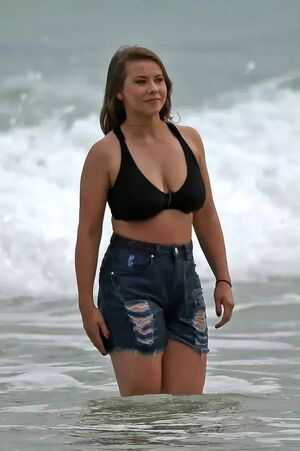 Bindi Irwin / BindiIrwin / bindisueirwin