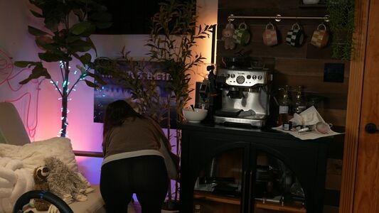 nikkijustine / nikkijustinettv