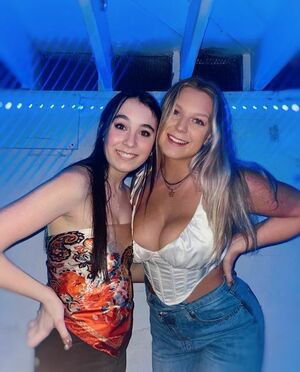 Whitney T / doubleyoutee / whitneywrightxxx