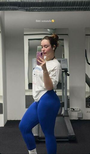 Yağmur Şimşek / yagmrsmsk / yagmursimsek / yamursimseek