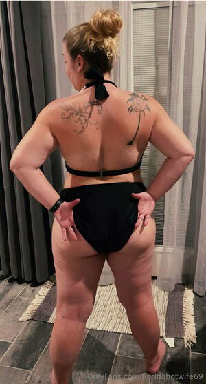 FLHotWife69 / FloridaHotWife69