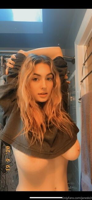 julieannsweetie / julieannvee