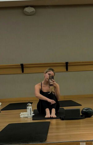 Katie Feeney / katiefeeneyy