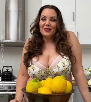 Paula Lambert / therealpaulalambert