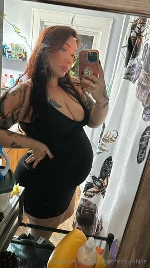 deadgirl666 / raeofgothiccsunshine