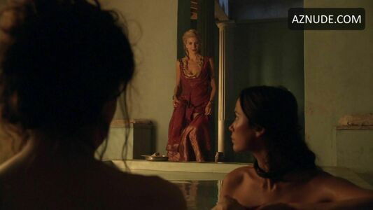 Lucy Lawless / RealLucyLawless