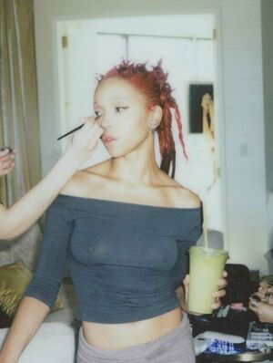 FKA Twigs / FKAtwigs / febbytwigs