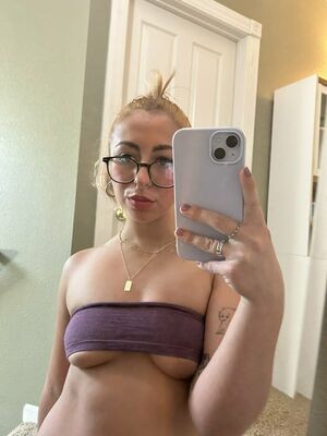 d0ublecheeekedup / zar.cameraroll.jpg