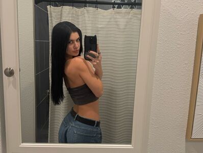 Jenniferlovexo / jennyfromtgeblock5 / jennyfromtheblock5
