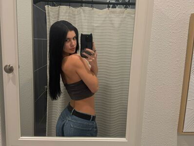 Jenniferlovexo / jennyfromtgeblock5 / jennyfromtheblock5